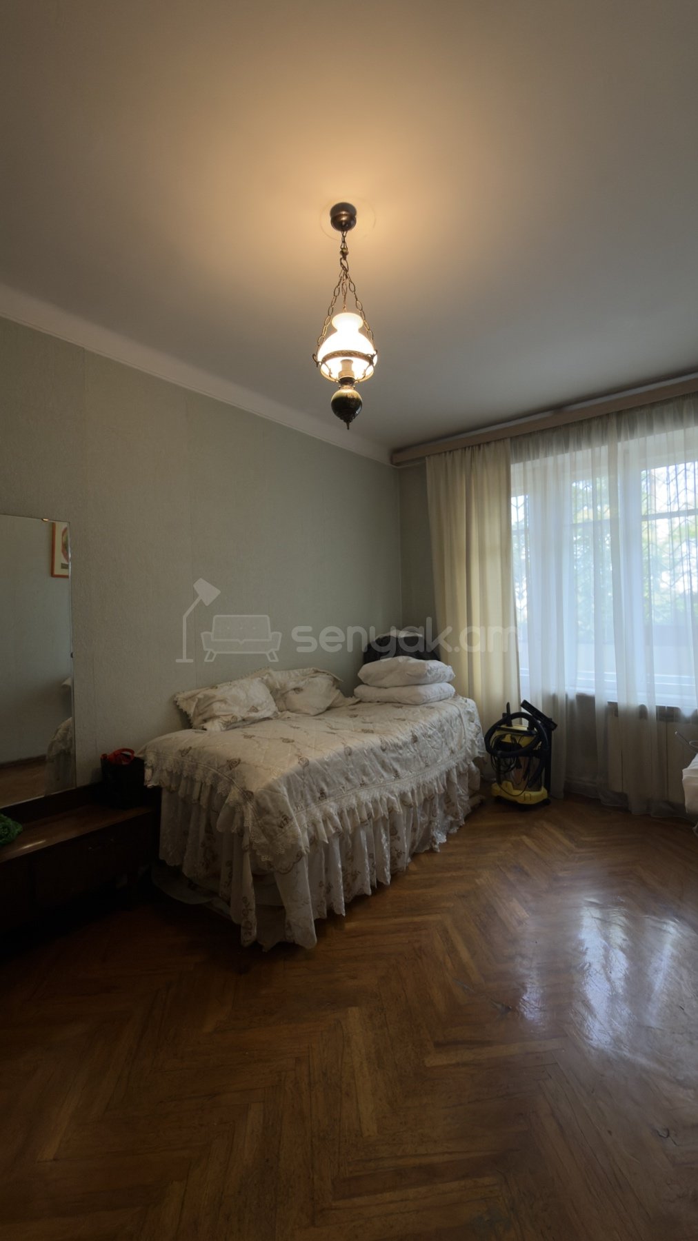 3 Սենյականոց Բնակարան Քարե Շենքում, 7քմ, 1/5 հարկ, Պետական Վիճակում