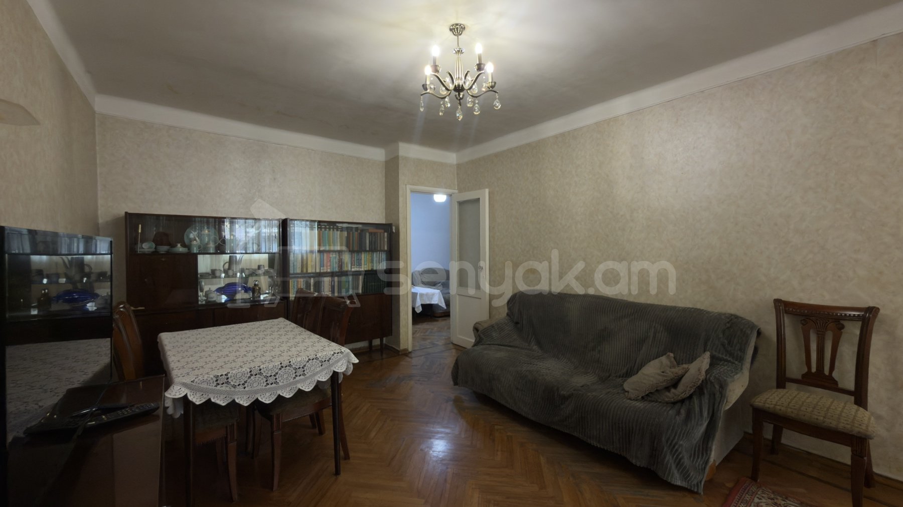 3 Սենյականոց Բնակարան Քարե Շենքում, 7քմ, 1/5 հարկ, Պետական Վիճակում