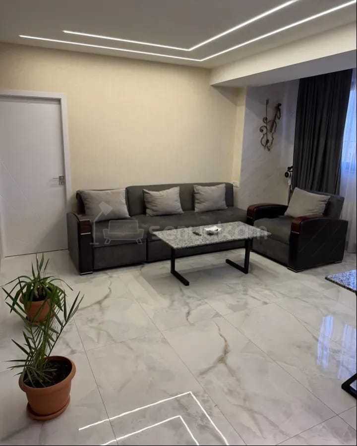 2 Սենյականոց Բնակարան, 40քմ, 8/9 հարկ, Կապիտալ Վերանորոգված