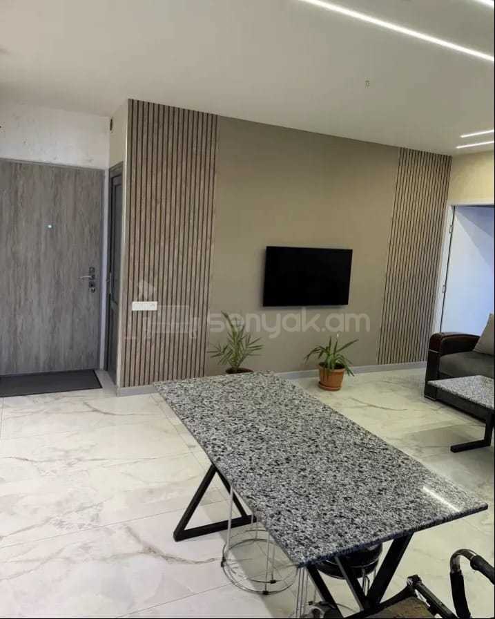 2 Սենյականոց Բնակարան, 40քմ, 8/9 հարկ, Կապիտալ Վերանորոգված
