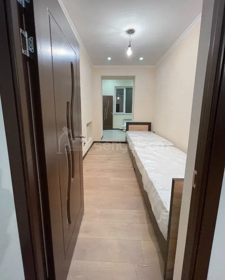 3 Սենյականոց Բնակարան Քարե Շենքում, 78քմ, 4/4 հարկ, Կապիտալ Վերանորոգված, Կահավորված