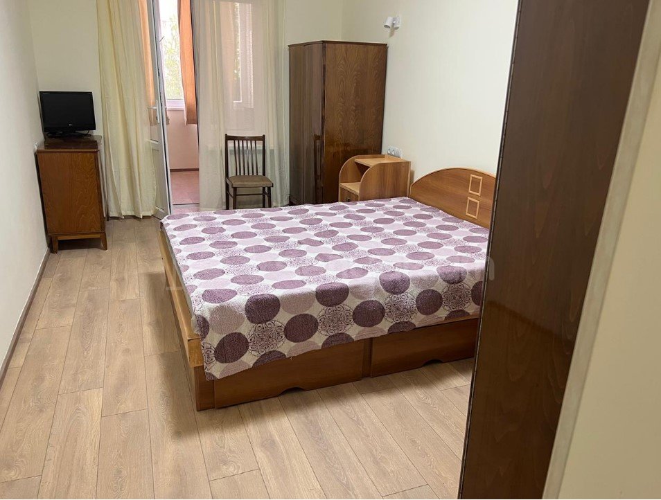 2 Սենյականոց Բնակարան Քարե Շենքում, 60քմ, 2/5 հարկ, Կապիտալ Վերանորոգված, Կահավորված