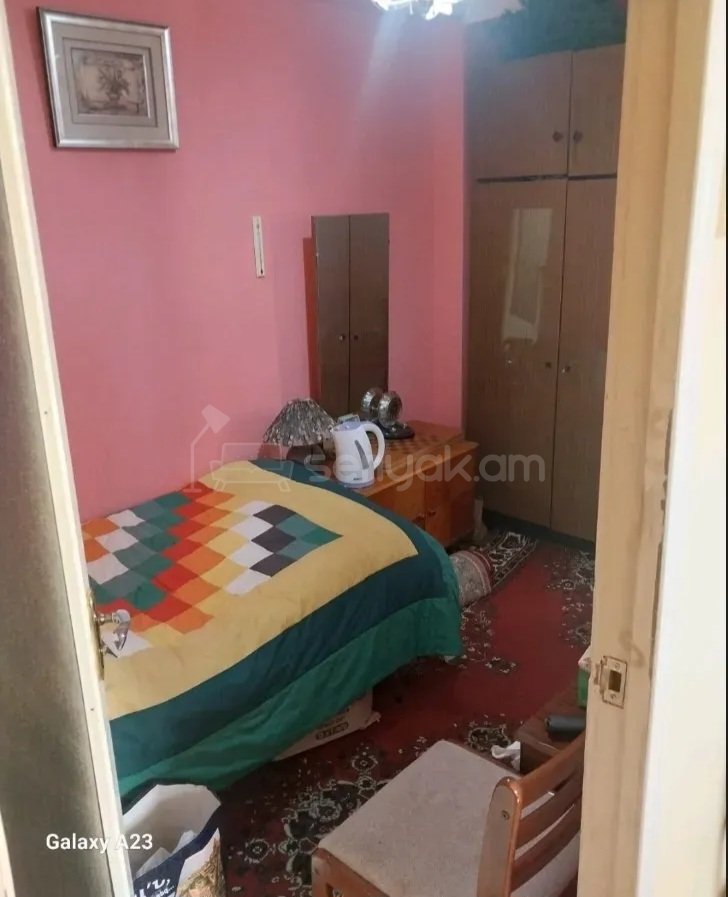 3 Սենյականոց Բնակարան Քարե Շենքում, 53քմ, 3/9 հարկ, Կապիտալ Վերանորոգված, Կահավորված