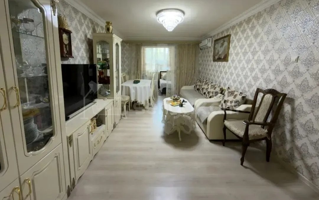 3 Սենյականոց Բնակարան Քարե Շենքում, 70քմ, 1/4 հարկ, Կապիտալ Վերանորոգված