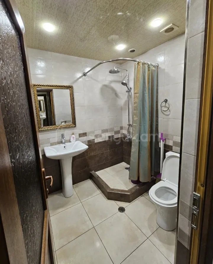 3 Սենյականոց Բնակարան Քարե Շենքում, 53քմ, 4/4 հարկ, Կապիտալ Վերանորոգված, Կահավորված