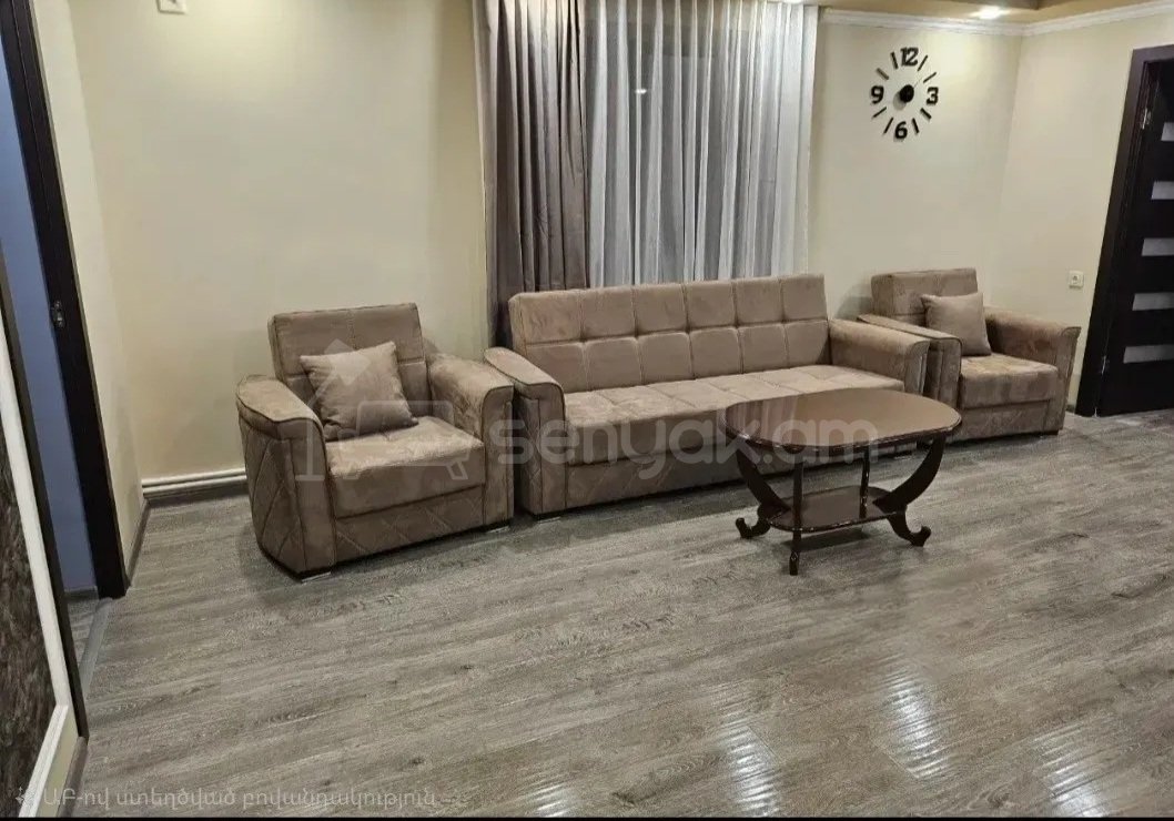 3 Սենյականոց Բնակարան Քարե Շենքում, 53քմ, 4/4 հարկ, Կապիտալ Վերանորոգված, Կահավորված