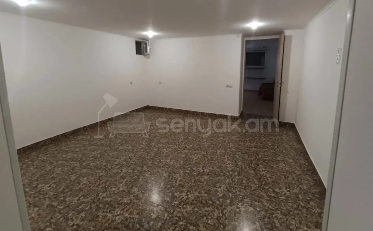 2 Սենյականոց Բնակարան Քարե Շենքում, 45քմ, 1/1 հարկ, Նորմալ Վիճակում, Կահավորված, Արևկող