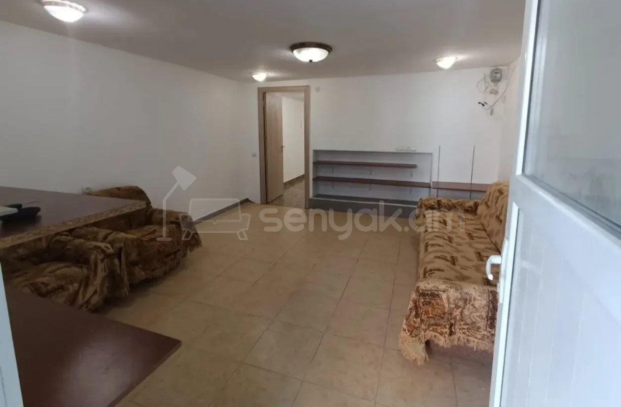 2 Սենյականոց Բնակարան Քարե Շենքում, 45քմ, 1/1 հարկ, Նորմալ Վիճակում, Կահավորված, Արևկող