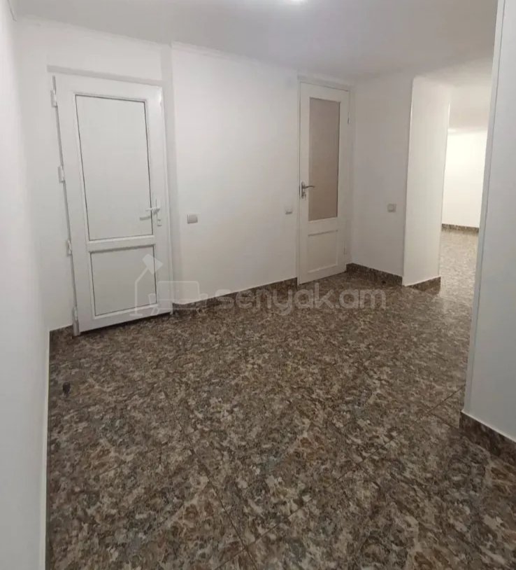 2 Սենյականոց Բնակարան Քարե Շենքում, 45քմ, 1/1 հարկ, Նորմալ Վիճակում, Կահավորված, Արևկող