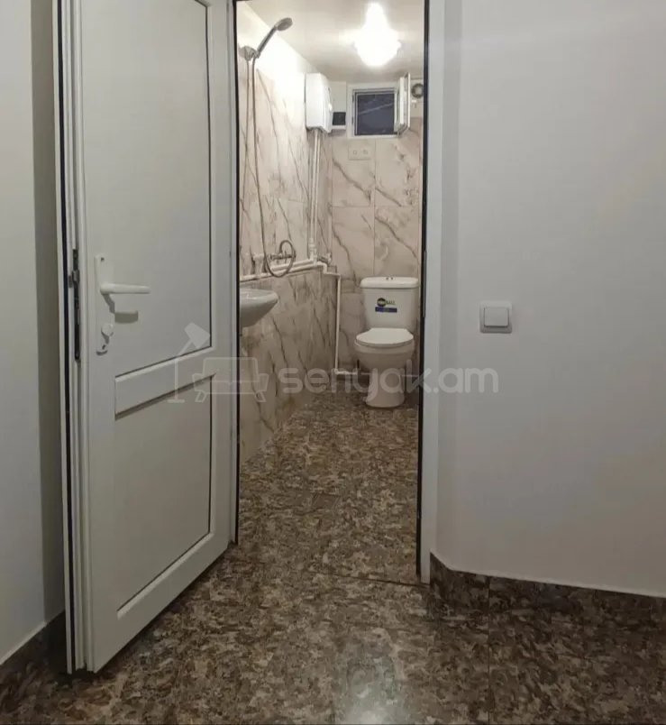 2 Սենյականոց Բնակարան Քարե Շենքում, 45քմ, 1/1 հարկ, Նորմալ Վիճակում, Կահավորված, Արևկող