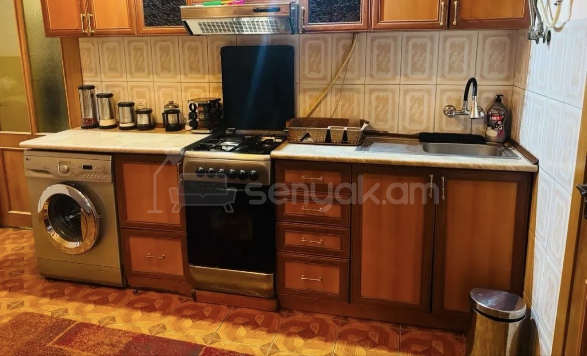 2 Սենյականոց Բնակարան Քարե Շենքում, 56քմ, 3/5 հարկ, Կապիտալ Վերանորոգված, Կահավորված, Արևկող