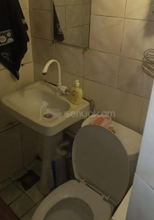 2 Սենյականոց Բնակարան Քարե Շենքում, 38քմ, 1/1 հարկ, Նորմալ Վիճակում, Կահավորված