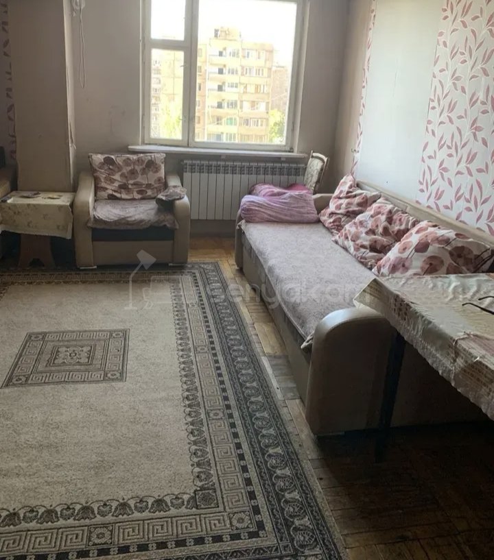 3 Սենյականոց Բնակարան Քարե Շենքում, 67քմ, 4/5 հարկ, Նորմալ Վիճակում, Կահավորված