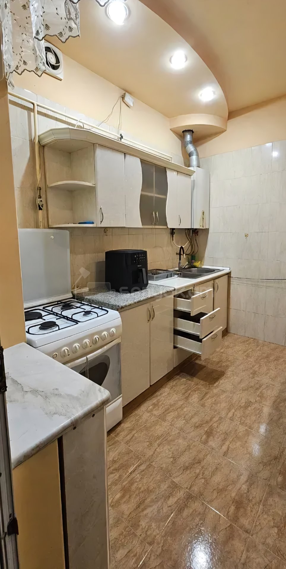 2 Սենյականոց Բնակարան Քարե Շենքում, 41քմ, 2/5 հարկ, Կապիտալ Վերանորոգված, Կահավորված