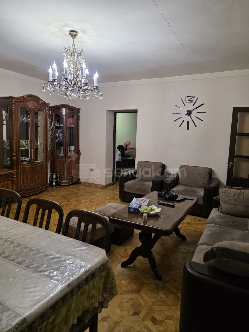 4 Սենյականոց Բնակարան Քարե Շենքում, 78քմ, 1/4 հարկ, Նորմալ Վիճակում
