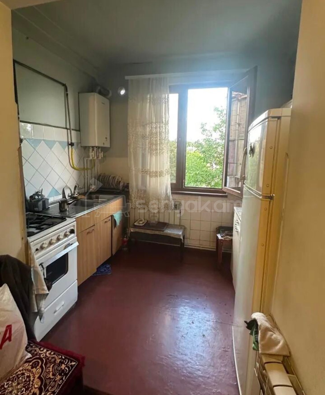 2 Սենյականոց Բնակարան Քարե Շենքում, 54քմ, 3/5 հարկ, Պետական Վիճակում, Կահավորված