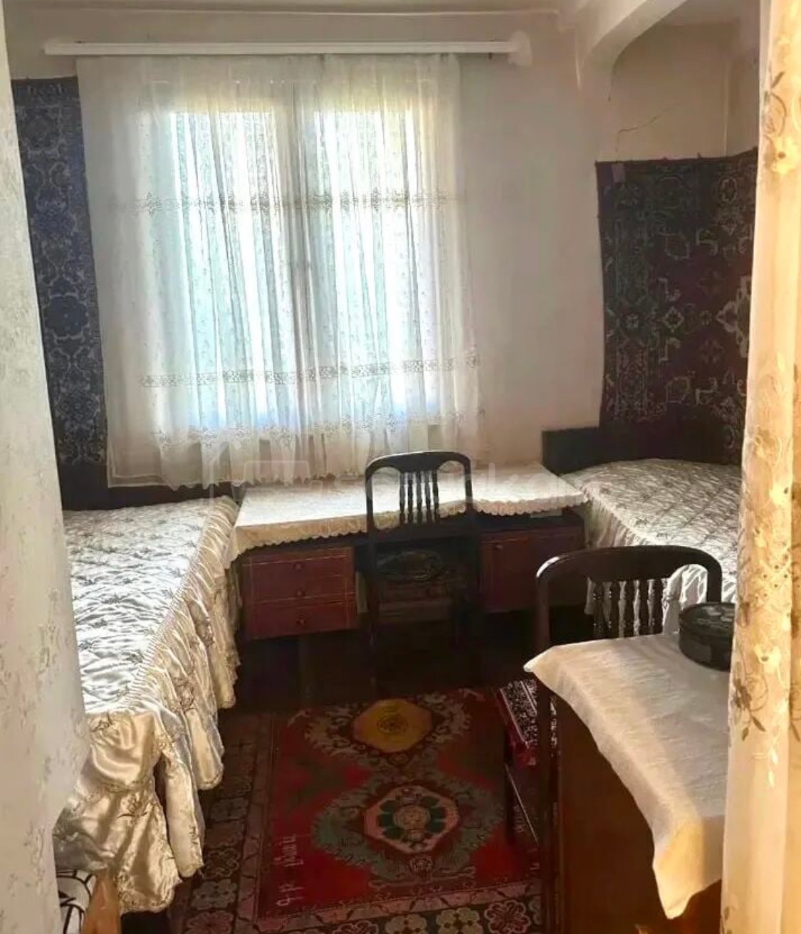2 Սենյականոց Բնակարան Քարե Շենքում, 54քմ, 3/5 հարկ, Պետական Վիճակում, Կահավորված