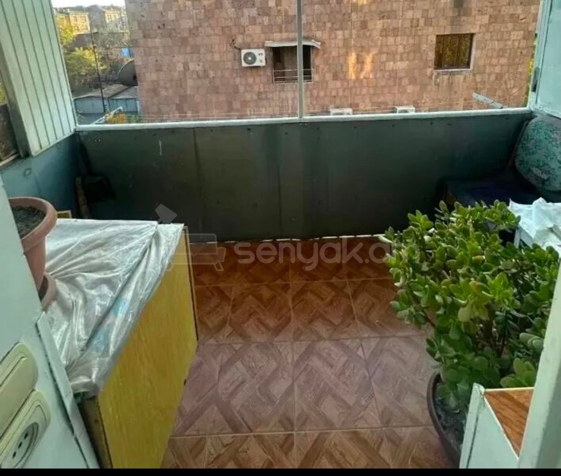 2 Սենյականոց Բնակարան Քարե Շենքում, 54քմ, 3/5 հարկ, Պետական Վիճակում, Կահավորված