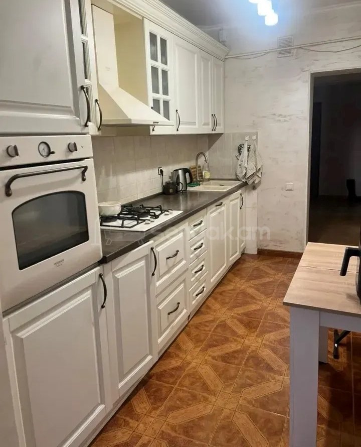 5 Սենյականոց Բնակարան, 160քմ, 9/10 հարկ, Կապիտալ Վերանորոգված