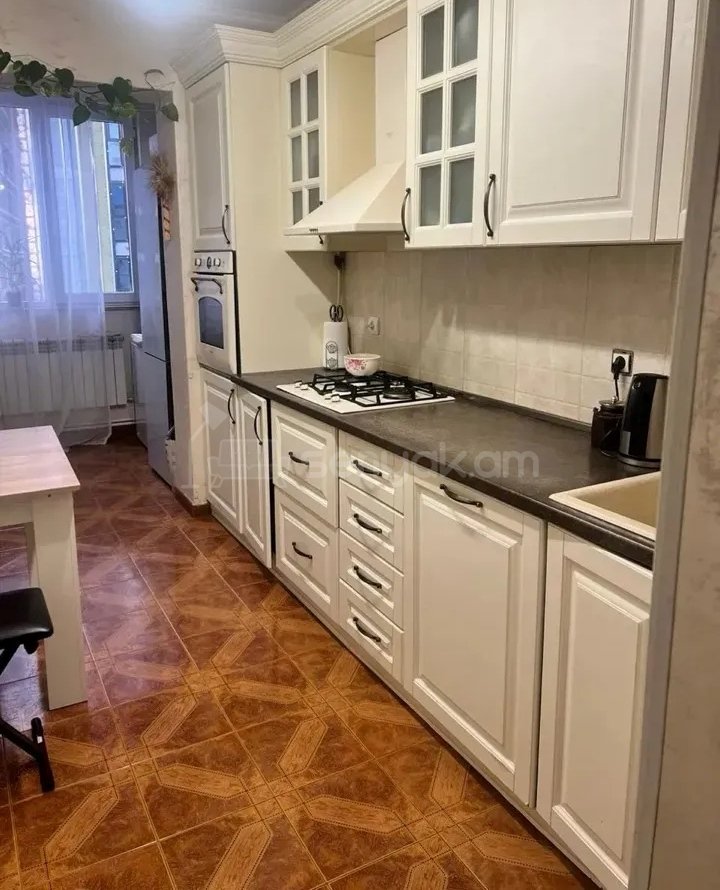 5 Սենյականոց Բնակարան, 160քմ, 9/10 հարկ, Կապիտալ Վերանորոգված