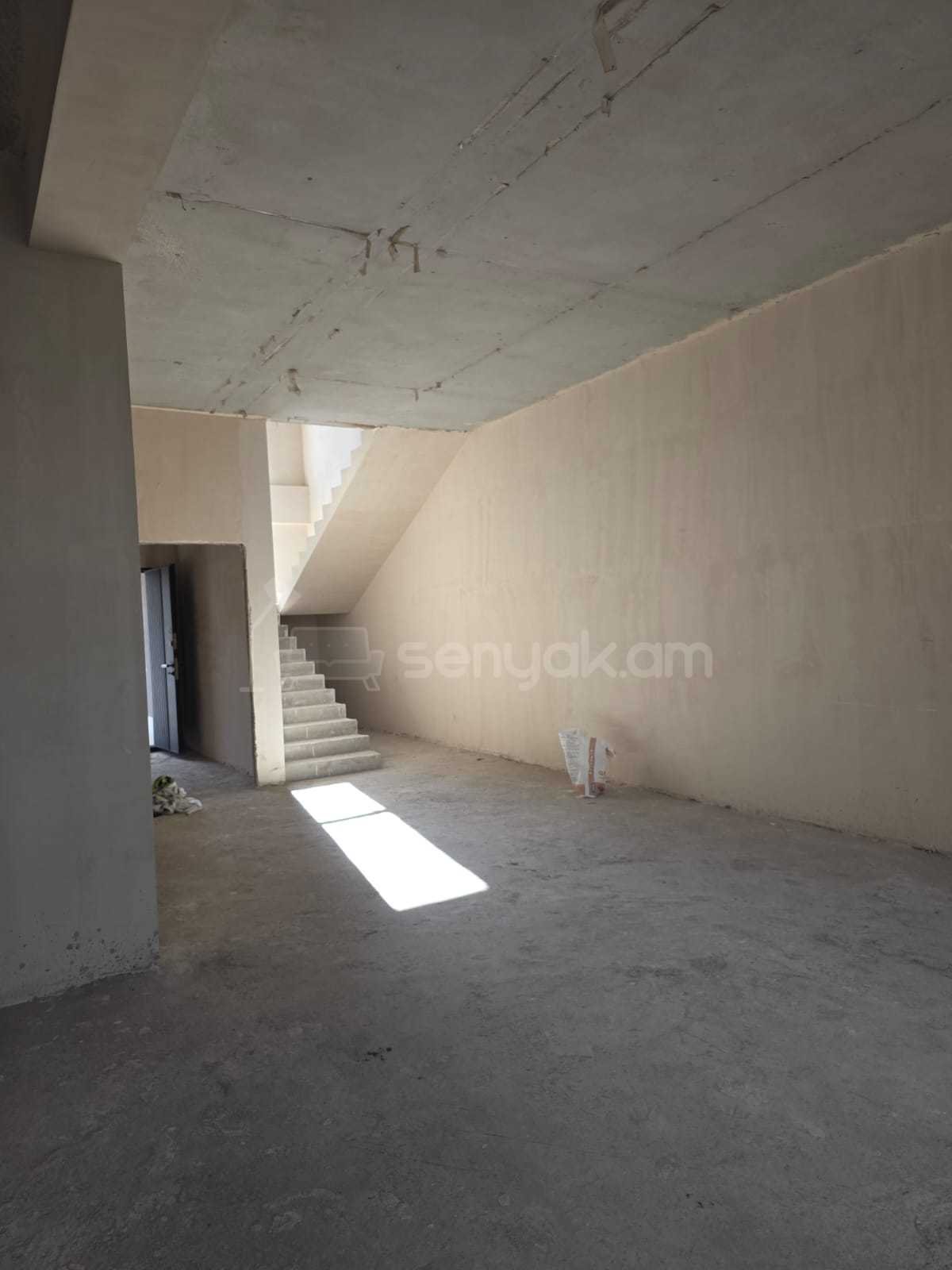 Ազատ նախագծով Սեփական Տուն, 180քմ, Ավտոտնակով