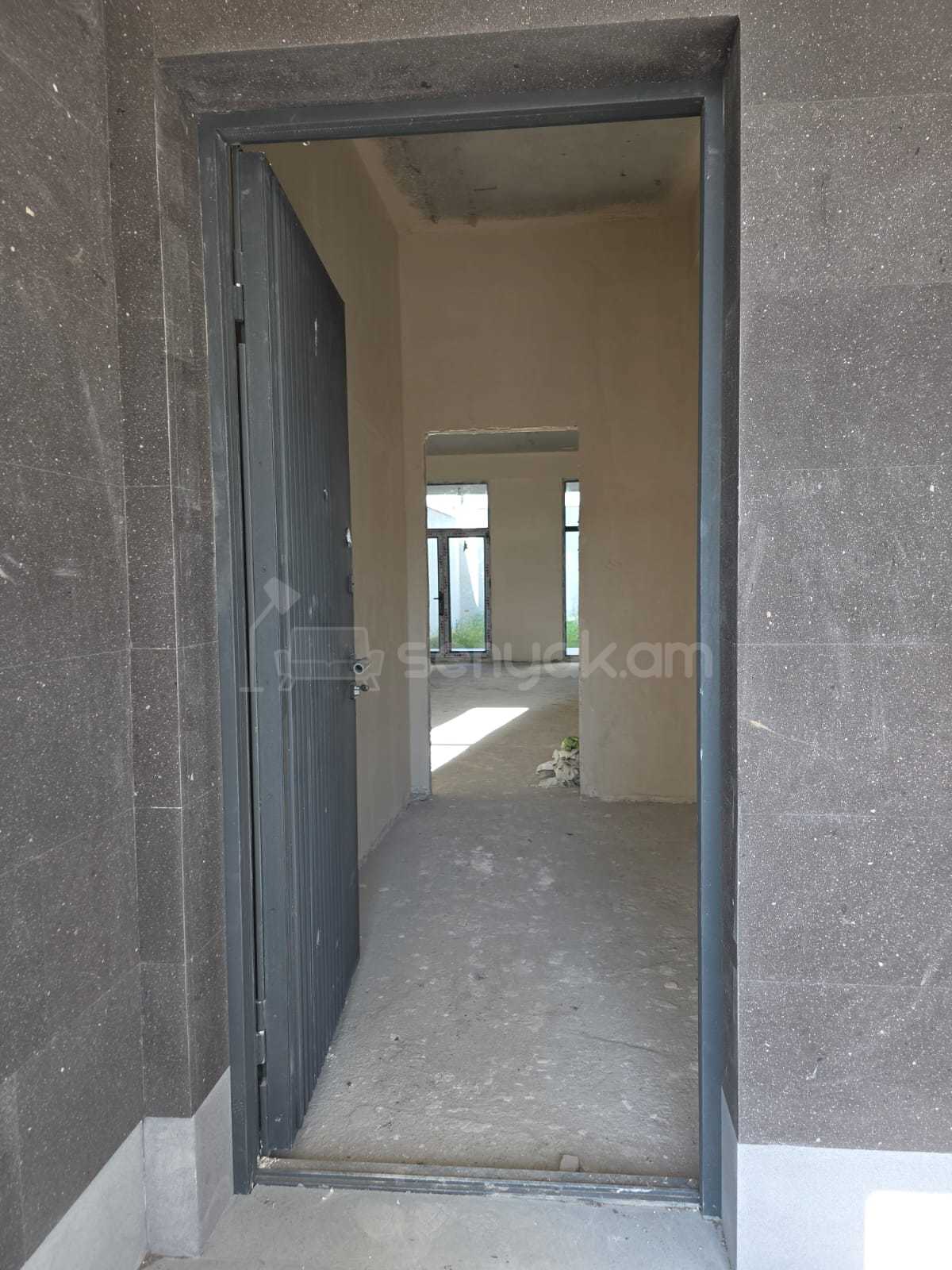 Ազատ նախագծով Սեփական Տուն, 180քմ, Ավտոտնակով