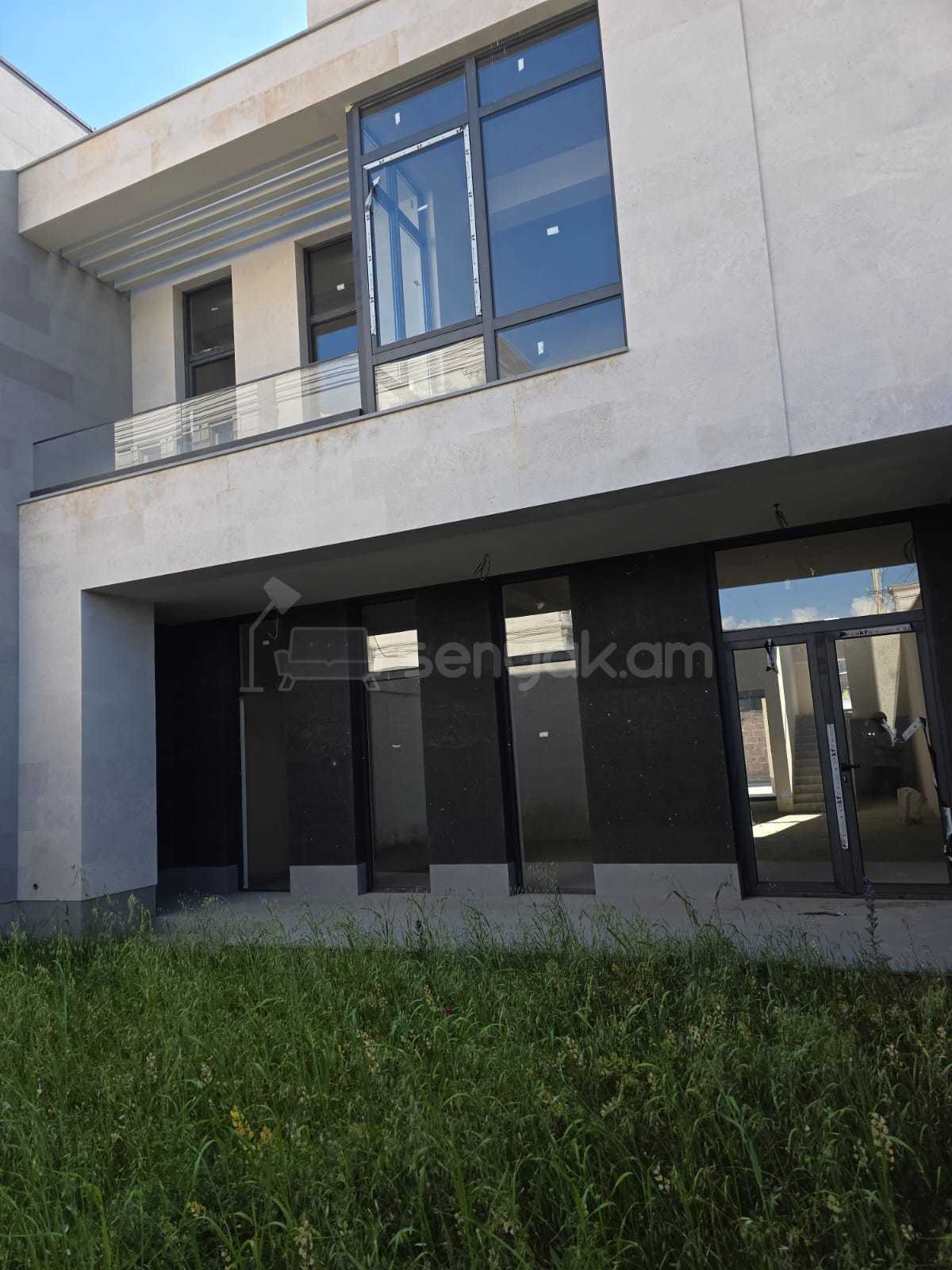 Ազատ նախագծով Սեփական Տուն, 180քմ, Ավտոտնակով