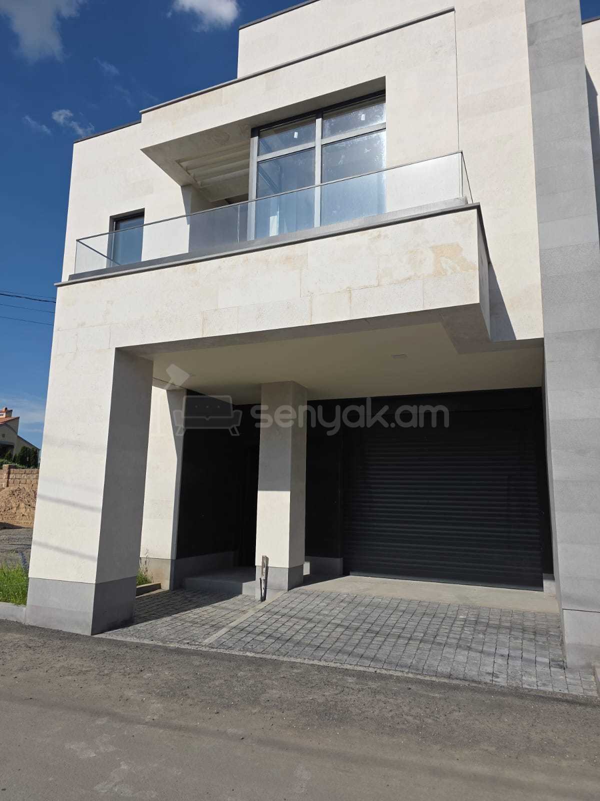 Ազատ նախագծով Սեփական Տուն, 180քմ, Ավտոտնակով