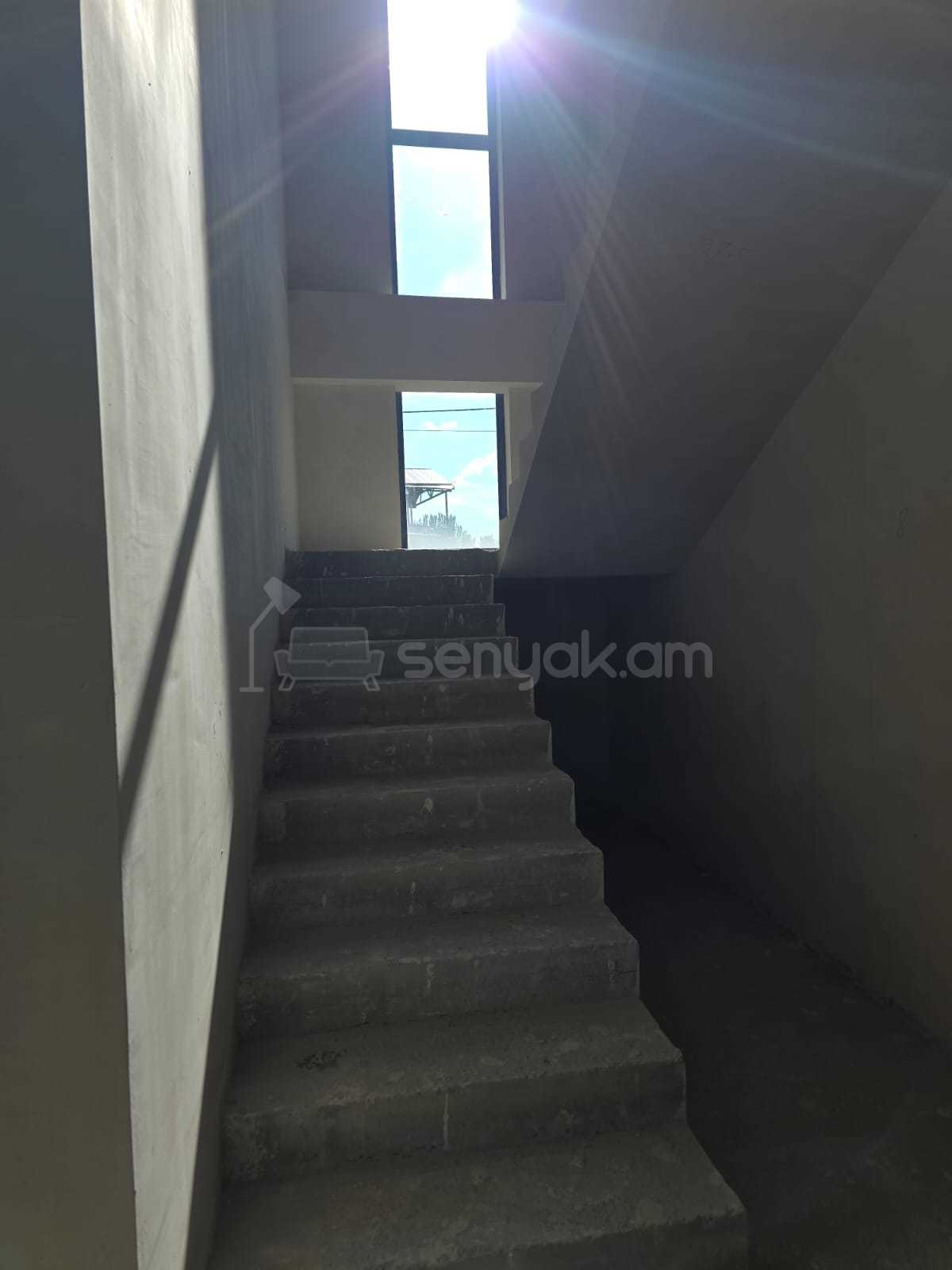 Ազատ նախագծով Սեփական Տուն, 180քմ, Ավտոտնակով