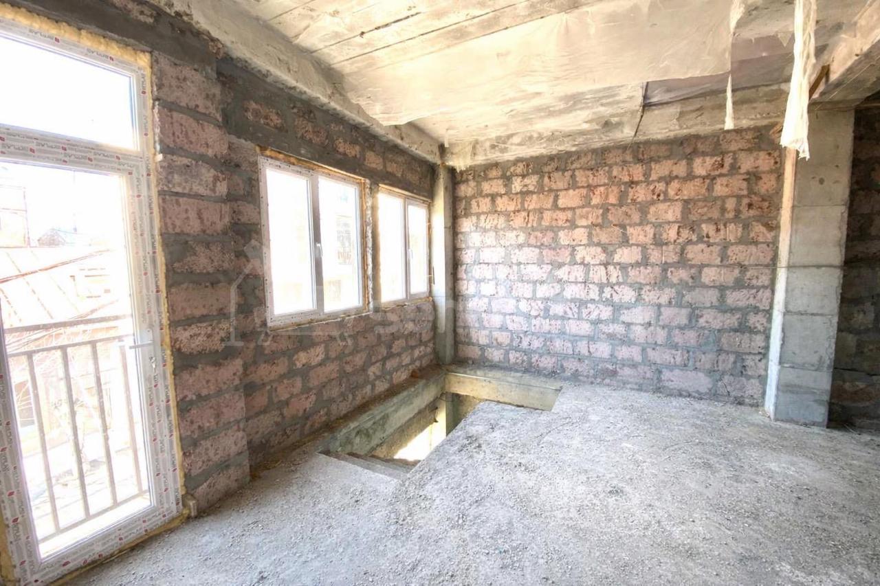 Ազատ նախագծով Սեփական Տուն, 210քմ, Ավտոտնակով