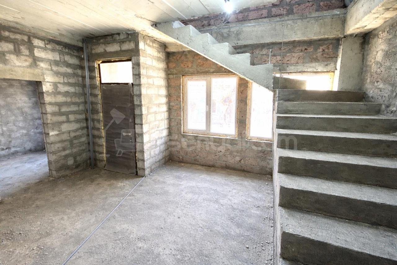 Ազատ նախագծով Սեփական Տուն, 210քմ, Ավտոտնակով