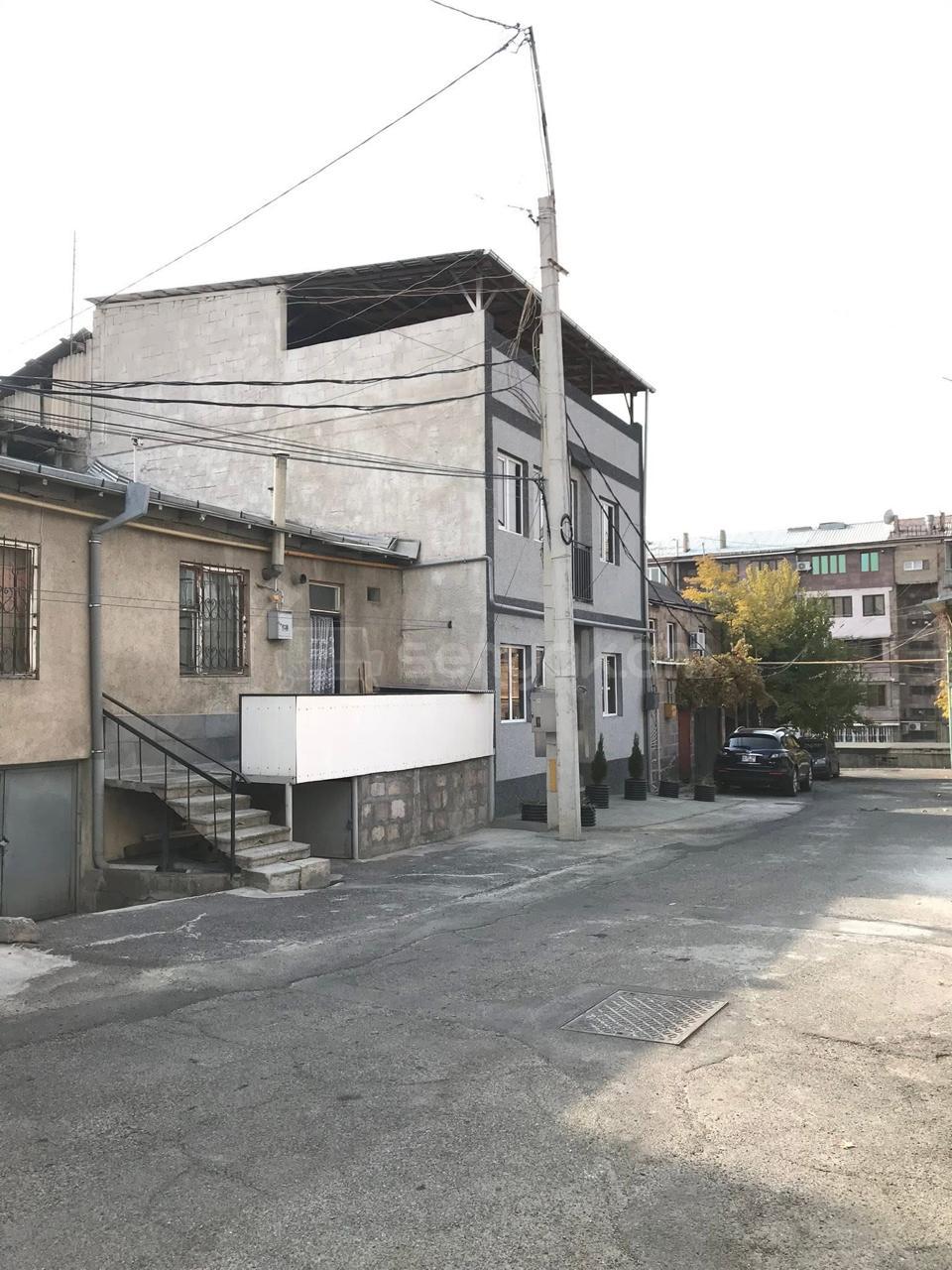 Ազատ նախագծով Սեփական Տուն, 210քմ, Ավտոտնակով