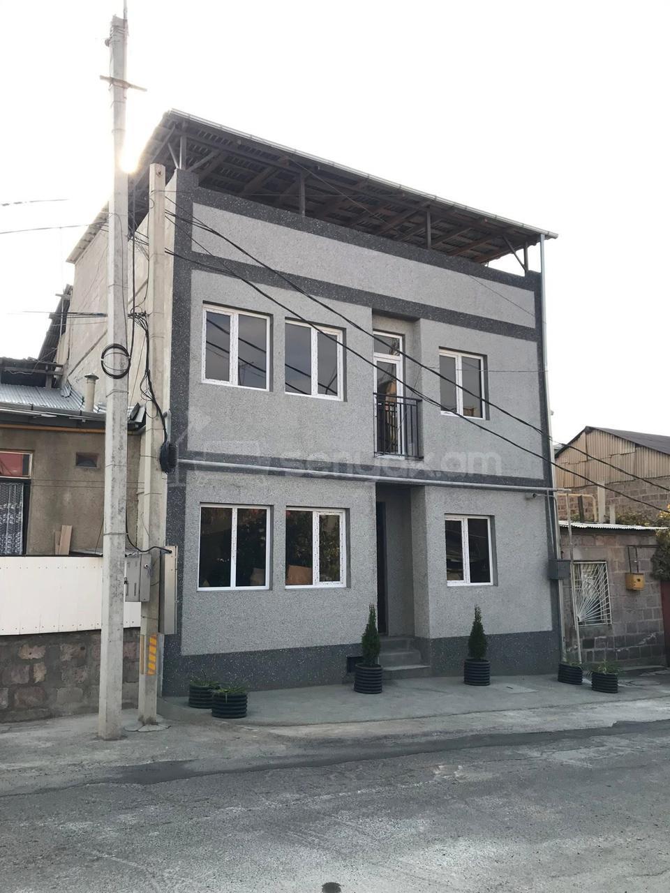 Ազատ նախագծով Սեփական Տուն, 210քմ, Ավտոտնակով