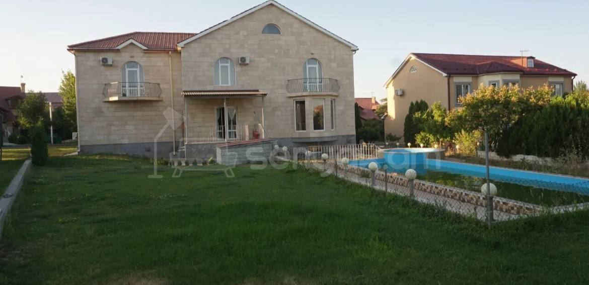 5 Սենյականոց Շքեղ Առանձնատուն, 500քմ, Կահավորված, Լողավազանով, Ավտոտնակով