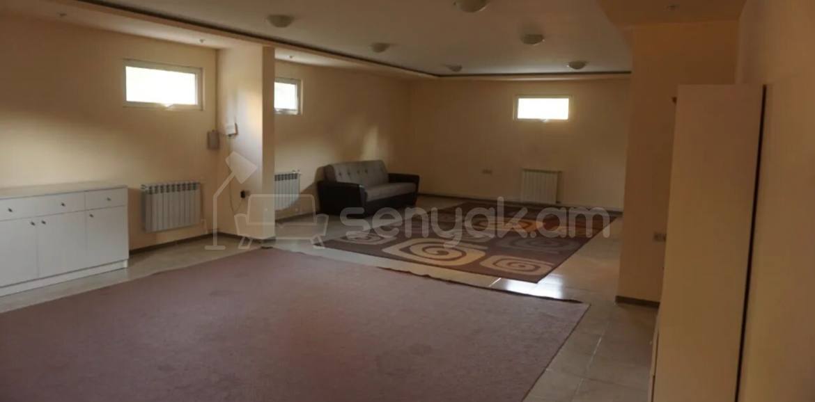 5 Սենյականոց Շքեղ Առանձնատուն, 500քմ, Կահավորված, Լողավազանով, Ավտոտնակով