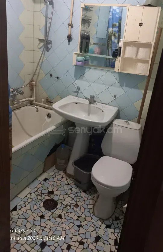 3 Սենյականոց Բնակարան Քարե Շենքում, 73քմ, 2/5 հարկ, Կոսմետիկ Վերանորոգված