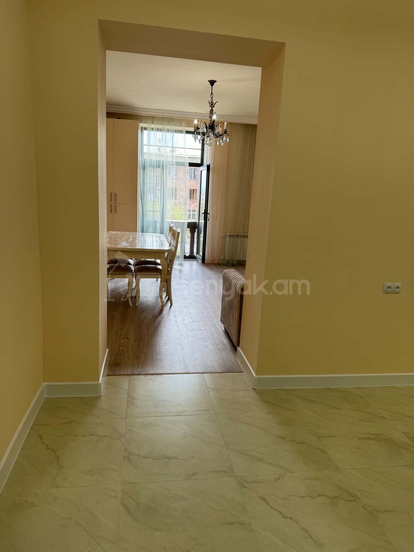 2 Սենյականոց Բնակարան Քարե Շենքում, 62քմ, 3/5 հարկ, Դիզայներական Վերանորոգված, Կահավորված