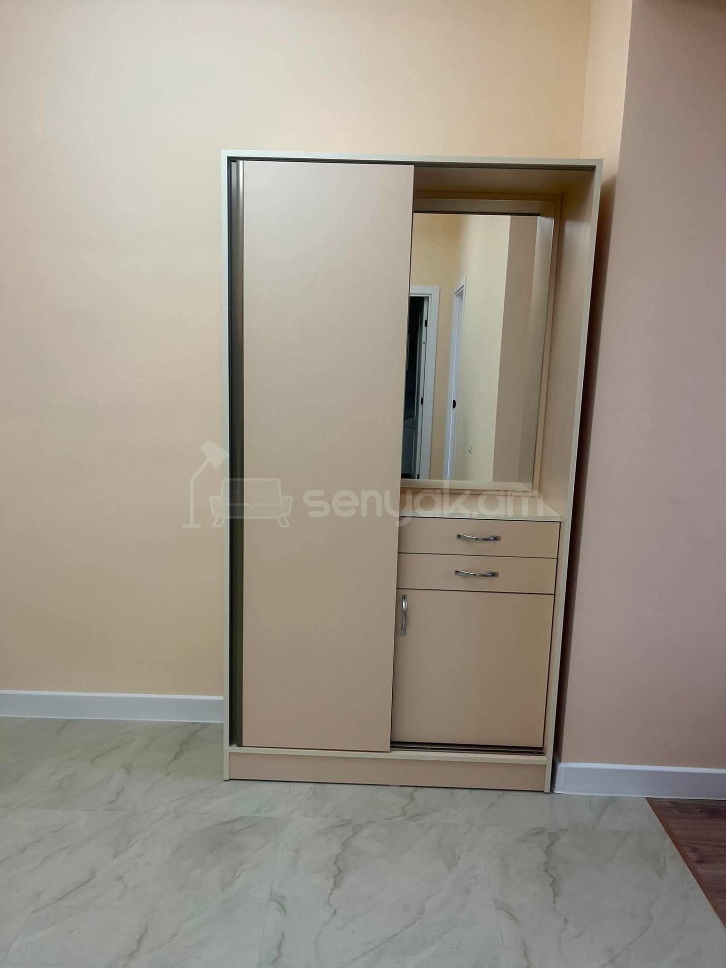 2 Սենյականոց Բնակարան Քարե Շենքում, 62քմ, 3/5 հարկ, Դիզայներական Վերանորոգված, Կահավորված