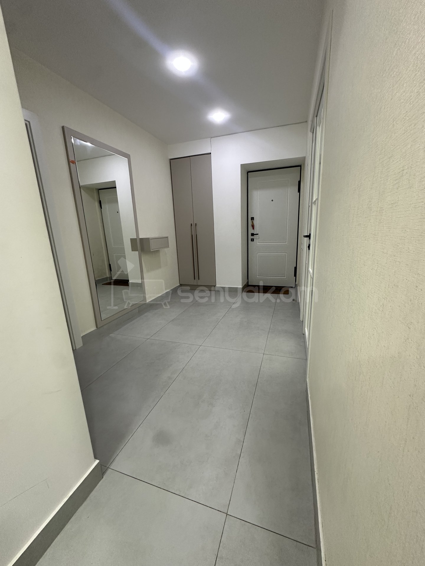 3 Սենյականոց Բնակարան, 90քմ, 1/10 հարկ, Կապիտալ Վերանորոգված, Կահավորված