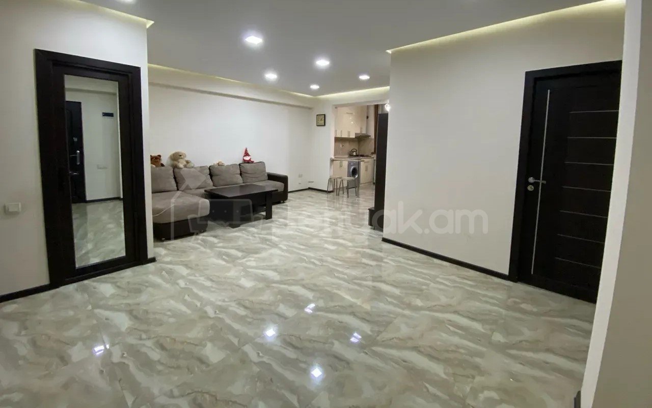 3 Սենյականոց Բնակարան, 61քմ, 1/12 հարկ, Դիզայներական Վերանորոգված