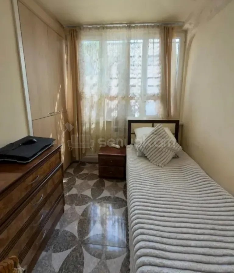 3 Սենյականոց Բնակարան, 70քմ, 1/4 հարկ, Նորմալ Վիճակում