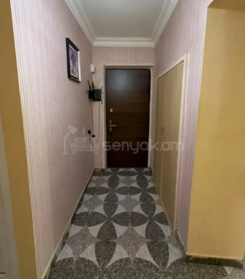 3 Սենյականոց Բնակարան, 70քմ, 1/4 հարկ, Նորմալ Վիճակում