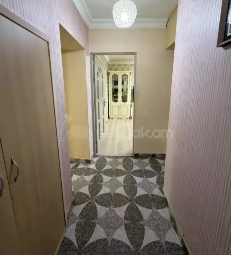 3 Սենյականոց Բնակարան, 70քմ, 1/4 հարկ, Նորմալ Վիճակում