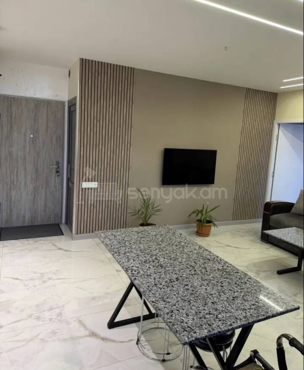 2 Սենյականոց Բնակարան, 40քմ, 8/9 հարկ, Կապիտալ Վերանորոգված