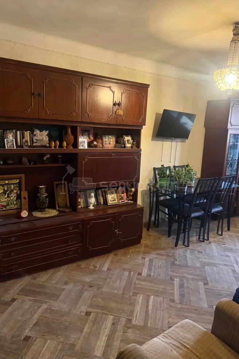 2 Սենյականոց Բնակարան Քարե Շենքում, 67քմ, 4/4 հարկ, Պետական Վիճակում
