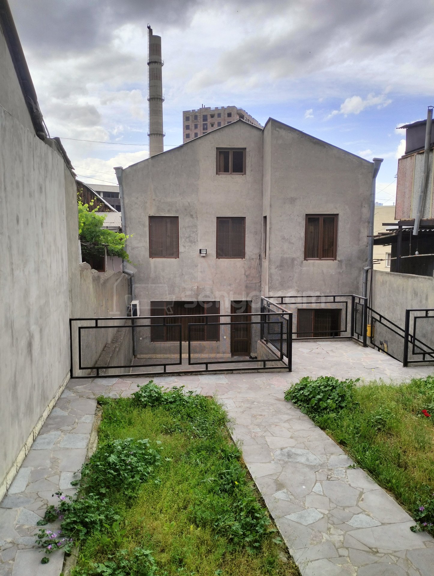8 Սենյականոց Սեփական Տուն, 330քմ, Կապիտալ Վերանորոգված, Ավտոտնակով