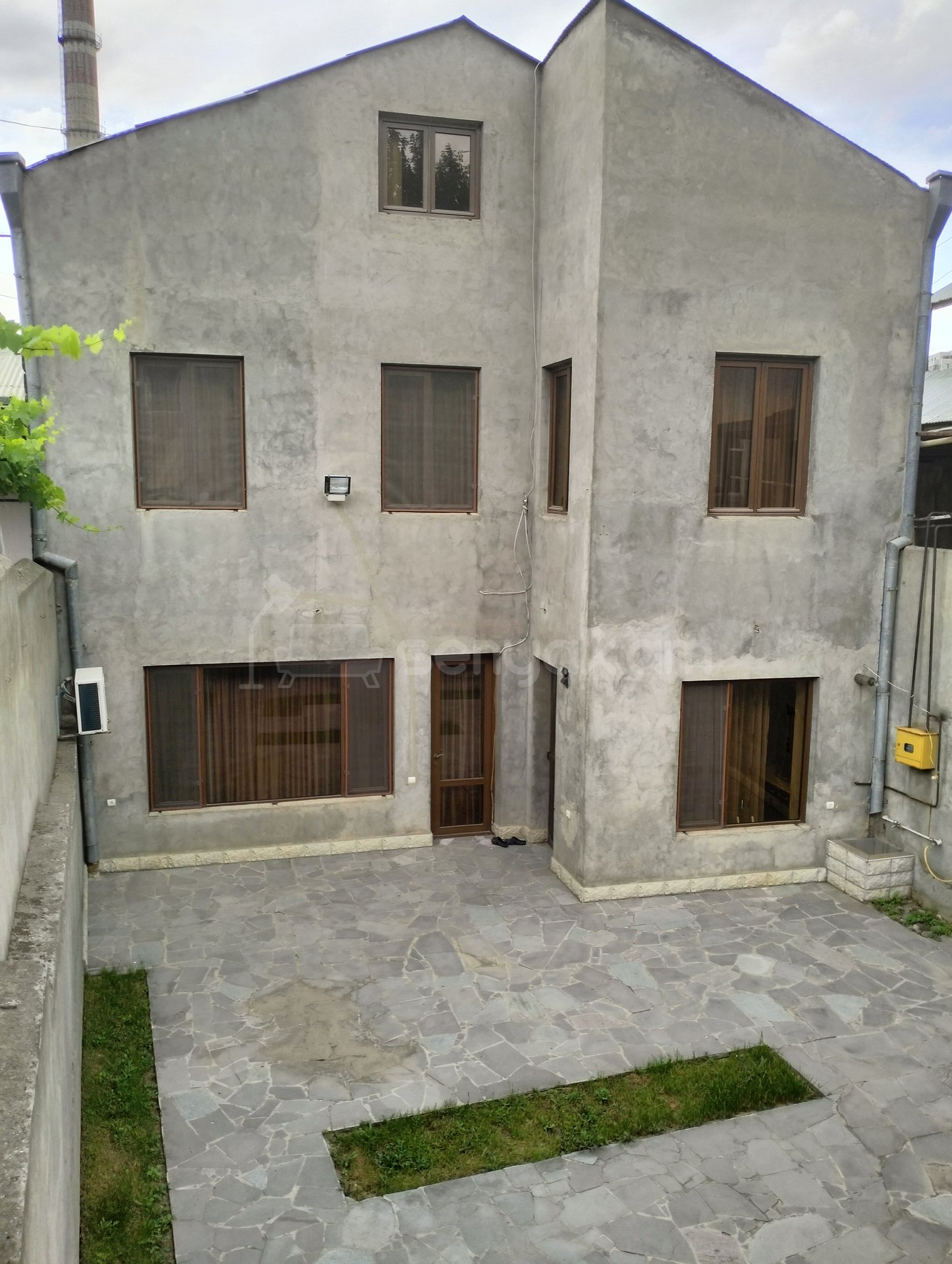 8 Սենյականոց Սեփական Տուն, 330քմ, Կապիտալ Վերանորոգված, Ավտոտնակով