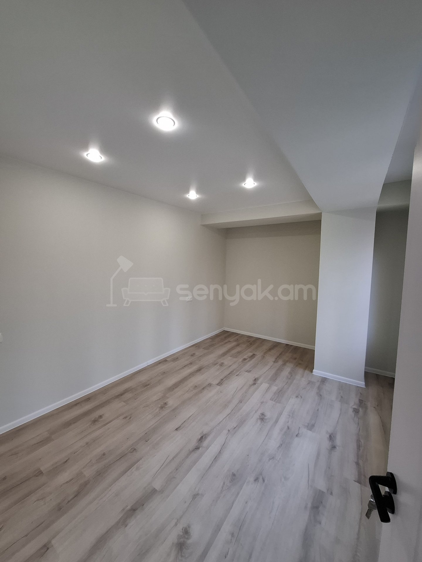 2 Սենյականոց Բնակարան, 35քմ, 2/14 հարկ, Դիզայներական Վերանորոգված