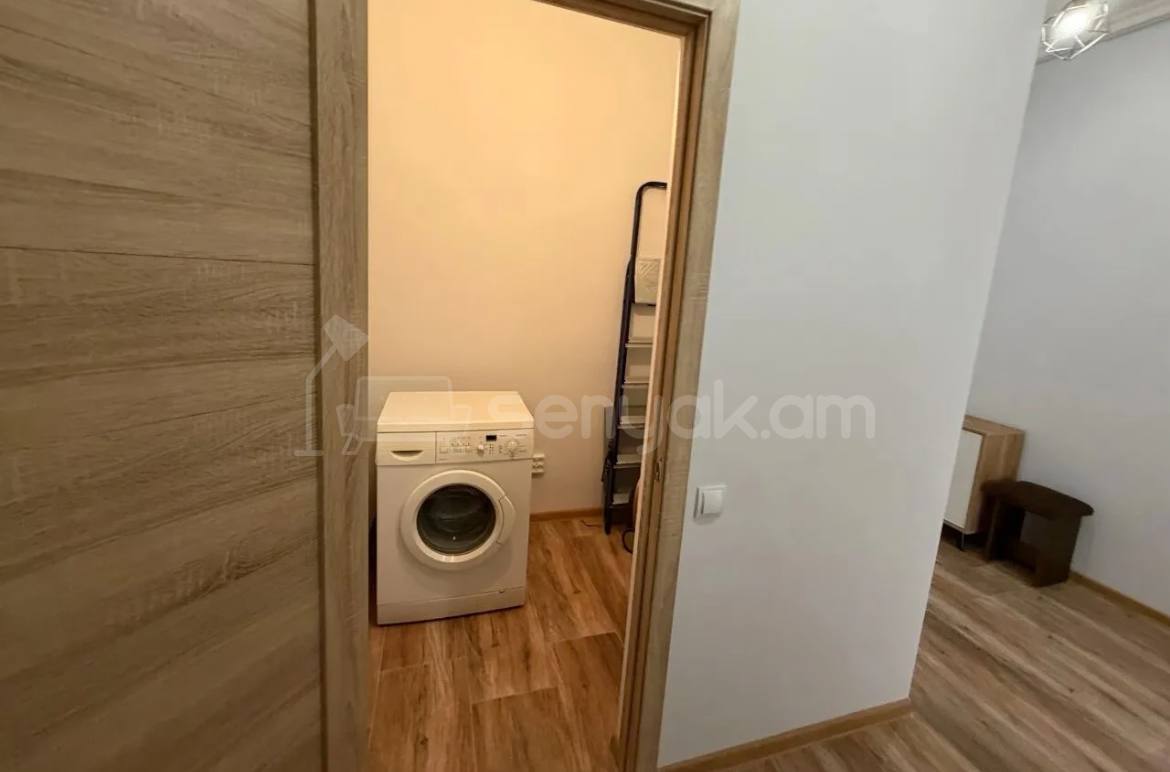 3 Սենյականոց Բնակարան, 101քմ, 5/13 հարկ, Կապիտալ Վերանորոգված, Կահավորված