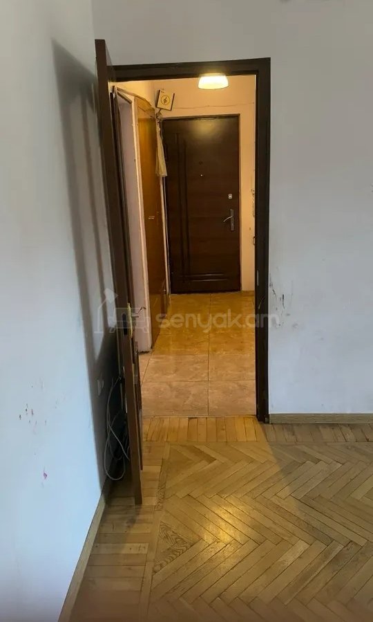 2 Սենյականոց Բնակարան Քարե Շենքում, 53քմ, 5/5 հարկ, Կոսմետիկ Վերանորոգված